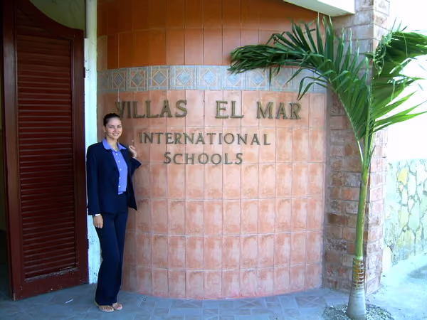 Villas del Mar Школа